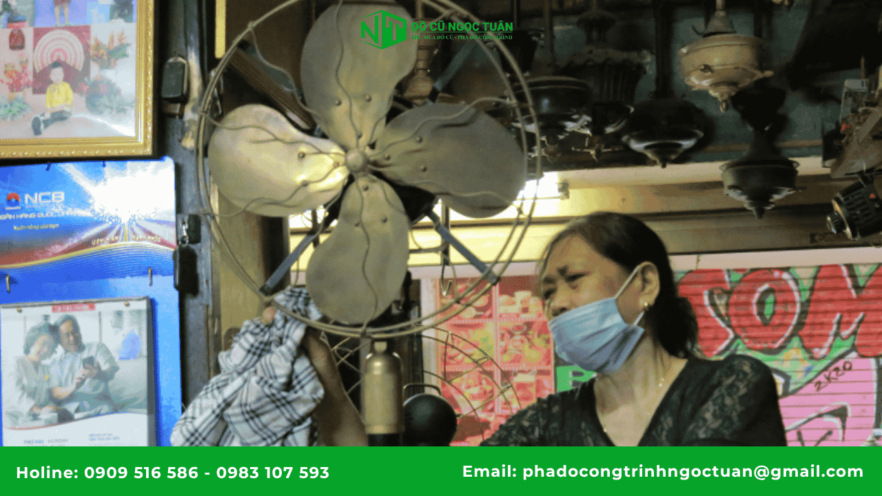 Dịch Vụ Thu Mua Quạt Cổ tại Mua Đồ Cũ Ngọc Tuân 5 Quạt cổ
